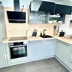 Apartment Skyview - Self Check In - Near Centre