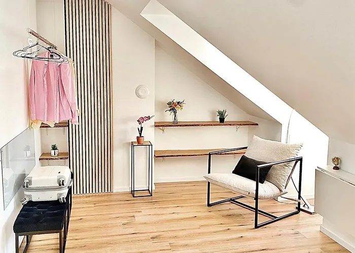 Skyview - Self Check In - Near Centre Apartment