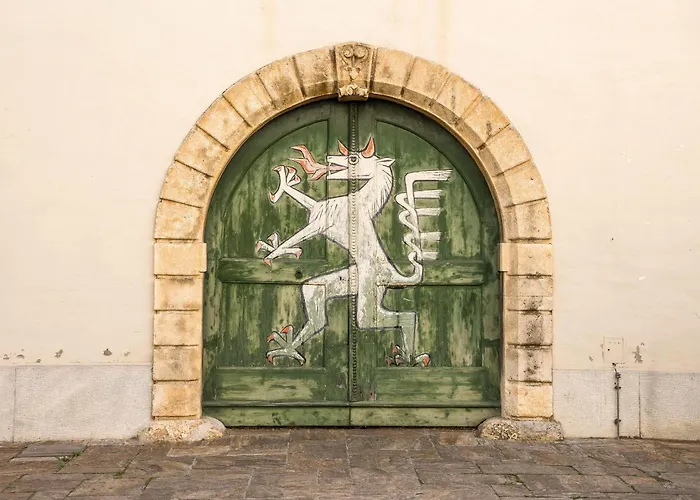 Skyview - Self Check In - Near Centre Apartment *